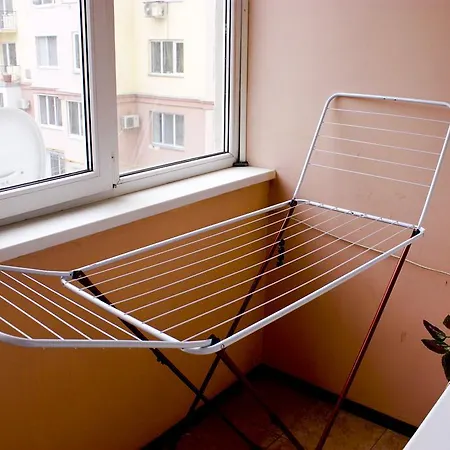 On Kompozitora Nischinskoho 16 * Одесса