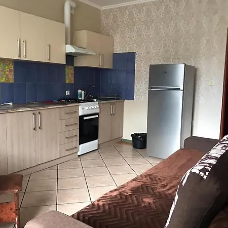 On Kompozitora Nischinskoho 16 Апартаменты *